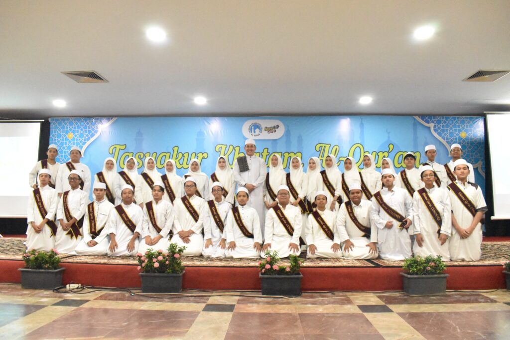 Momen Haru Tasyakur Khatam Al-Qur'an SMPIA 22 Sentra Primer