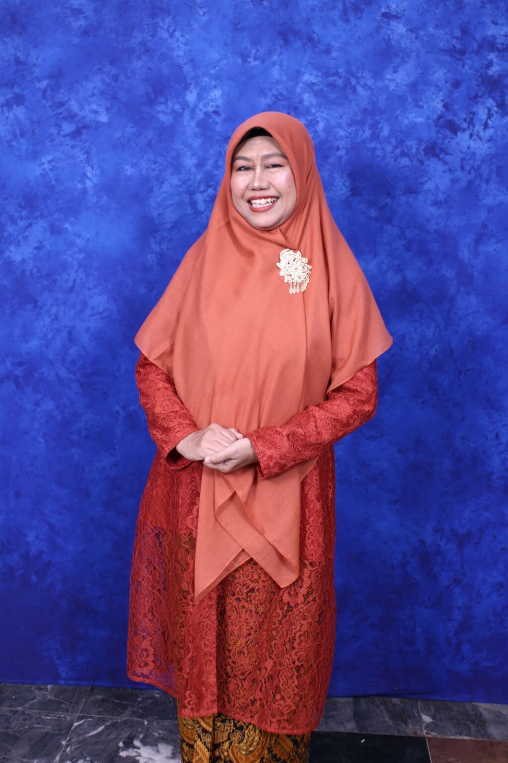 Dra. Hj. Muslichah - Guru B. Inggris 8AB, 9