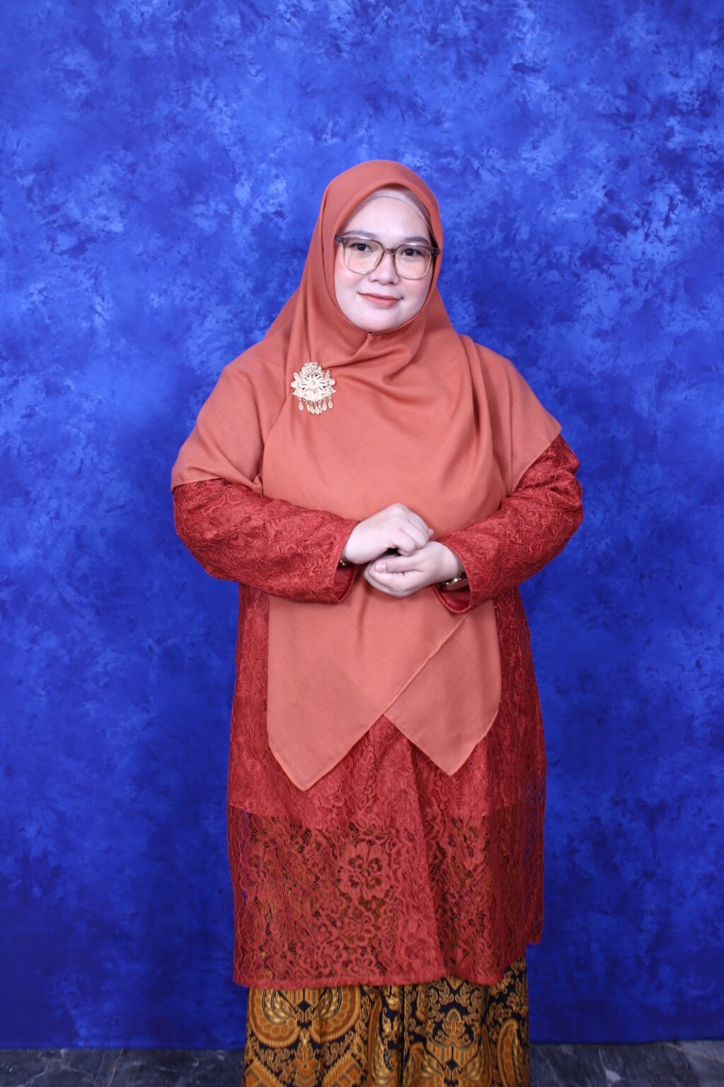Aika Zanita, S.Pd - Guru B. Ind, 9