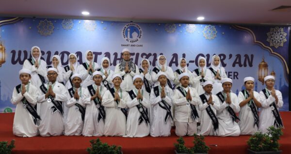 Wisuda Tahfizh SMP Islam Al Azhar 22 Sentra Primer