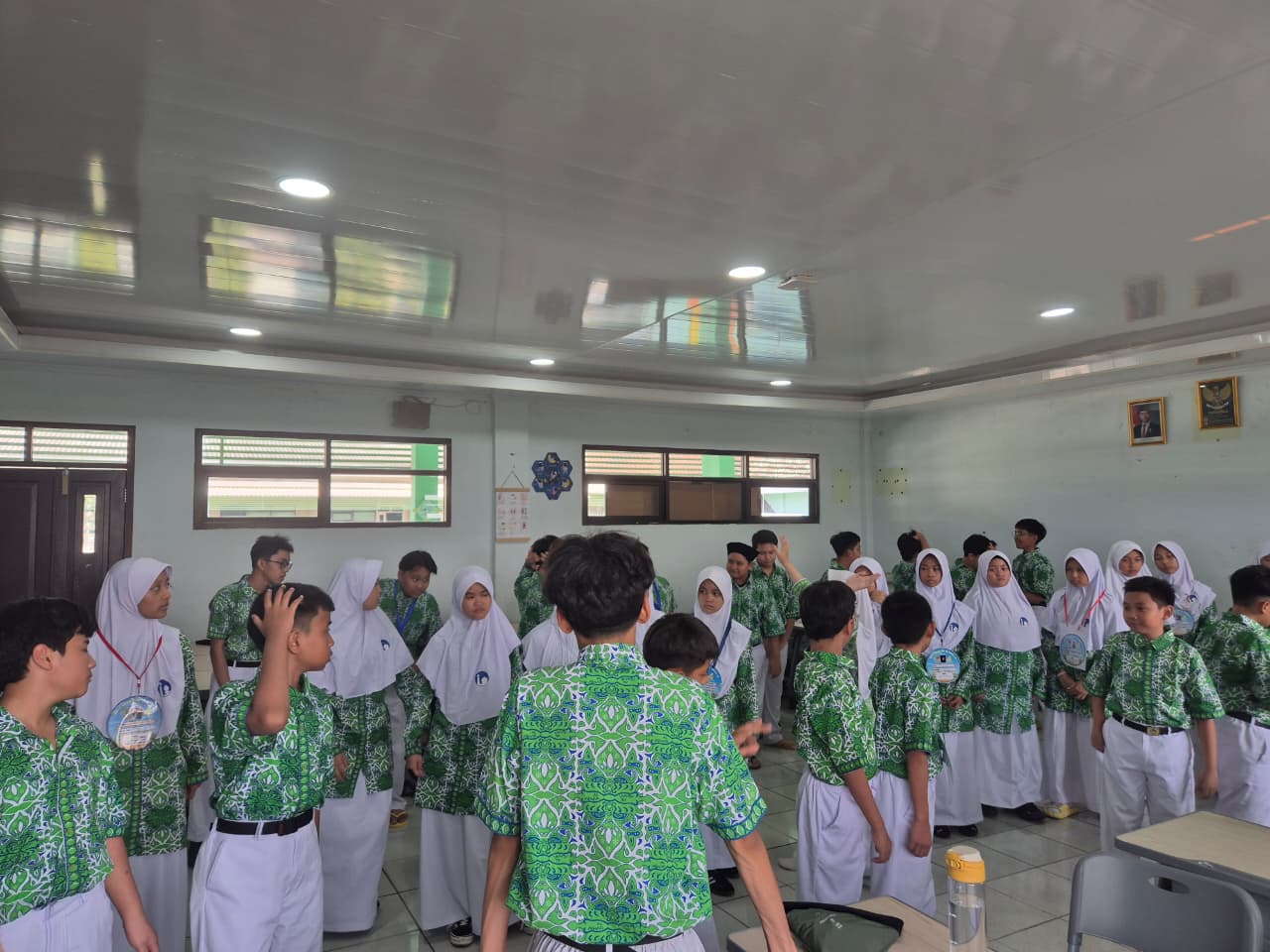 Kebersamaan Murid Baru SMPIA 22 Sentra Primer