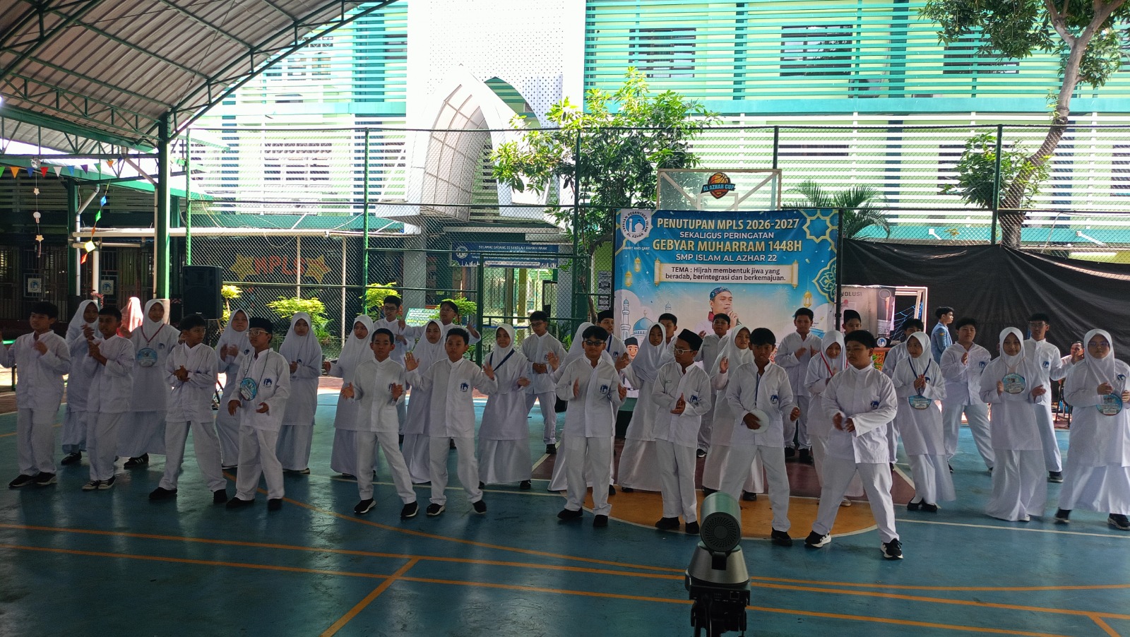 Keseruan Penutupan MPLS SMPIA 22 Sentra Primer