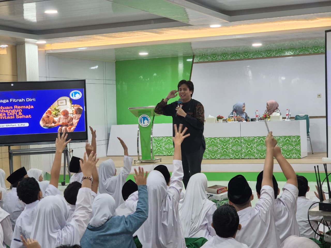 Seminar Kelas 7: Panduan Remaja Membangun Harga Diri dan Orientasi Sehat