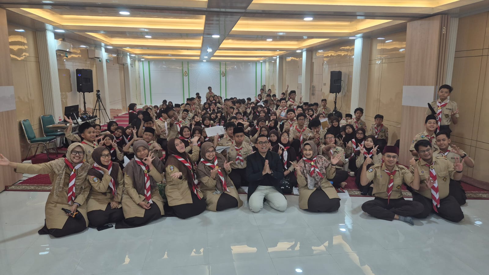 Seminar Kelas 8: Medsos Sehat, Mental Kuat, Prestasi Hebat