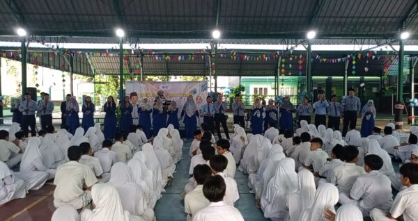 Pembukaan MPLS SMP Islam Al Azhar 22 Sentra Primer
