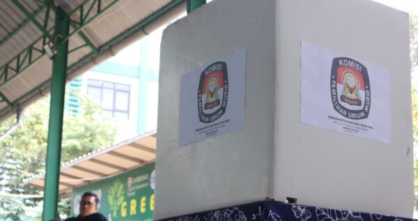 Perdana! Penerapan E-Voting dan E-Counting KPU Jaktim di Pemilu OSIS SMPIA 22 Sentra Primer
