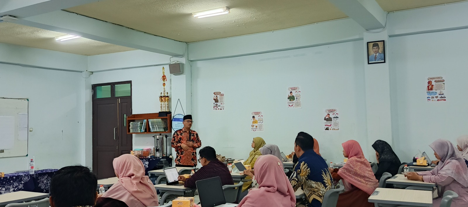 Pelatihan Akreditasi Tahap 3 SMPIA 22 Sentra Primer