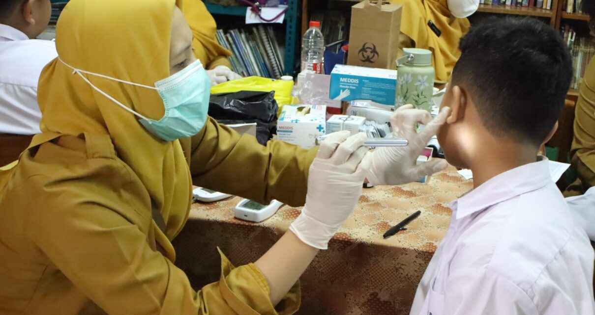 Skrining Kesehatan SMPIA 22 Sentra Primer, Jaga Kesehatan Murid